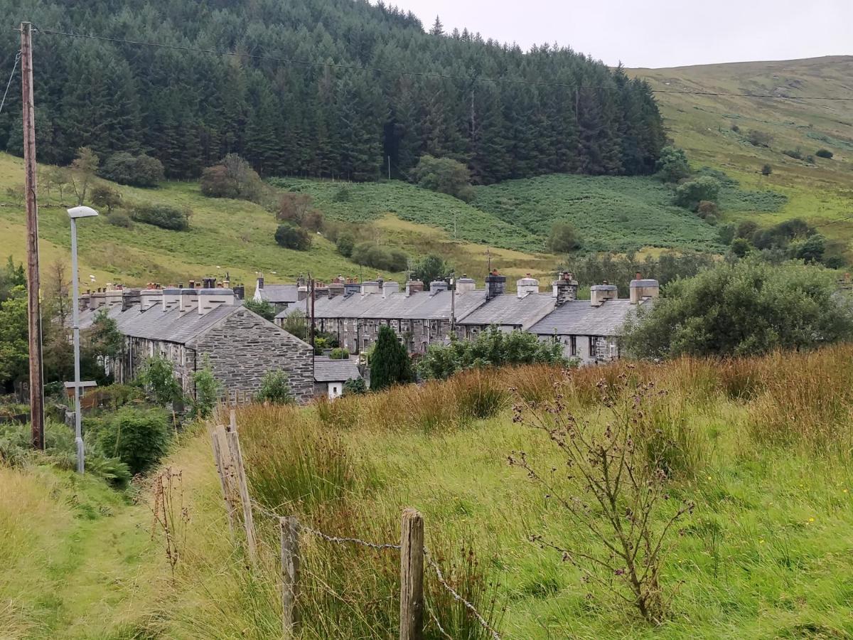 Pen Y Cwm Villa Penmachno Bagian luar foto